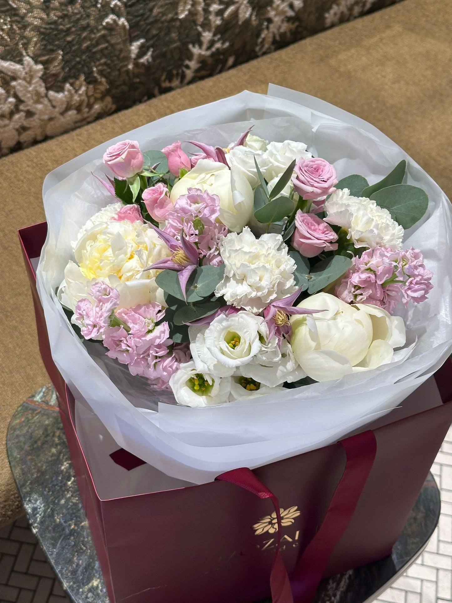 Fresh and charming pastel mix with roses and lisianthus – Mozart Concierge signature bouquet