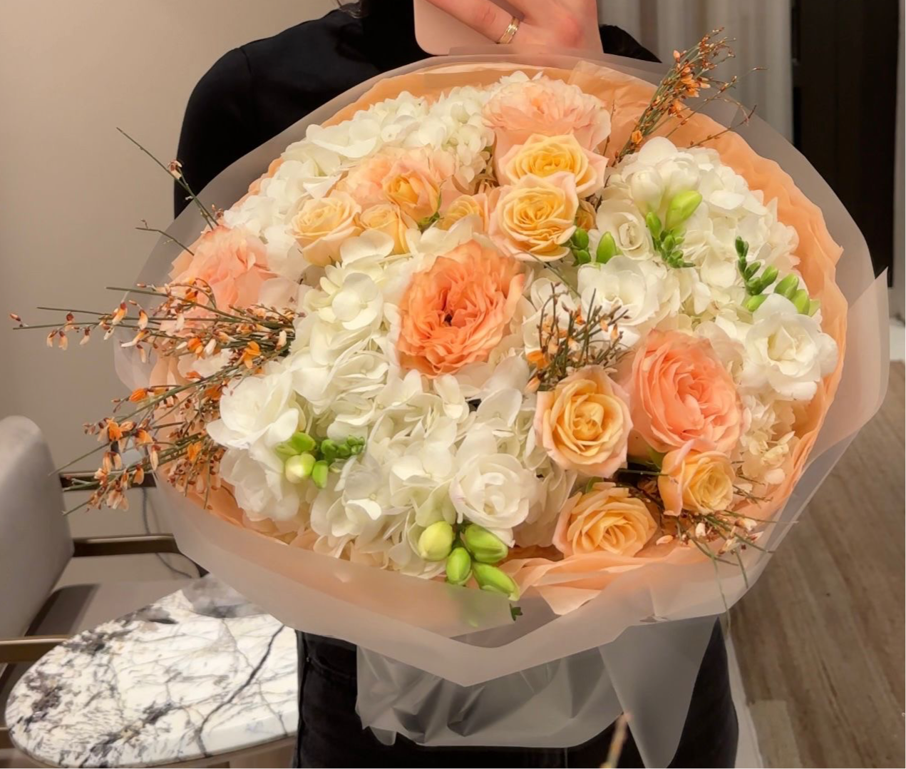 Citrus blush tones and wild branches – springtime expression by Mozart Concierge